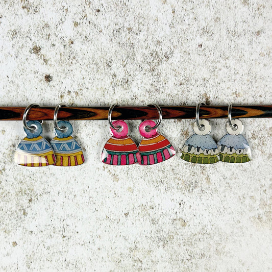Knitting Stitch Markers in a Tin - Hats - KN29 - Emma Ball